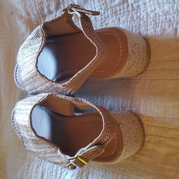Brown, tan, twine wedge shoes in women's size US 9.5 - Picture 6 of 9